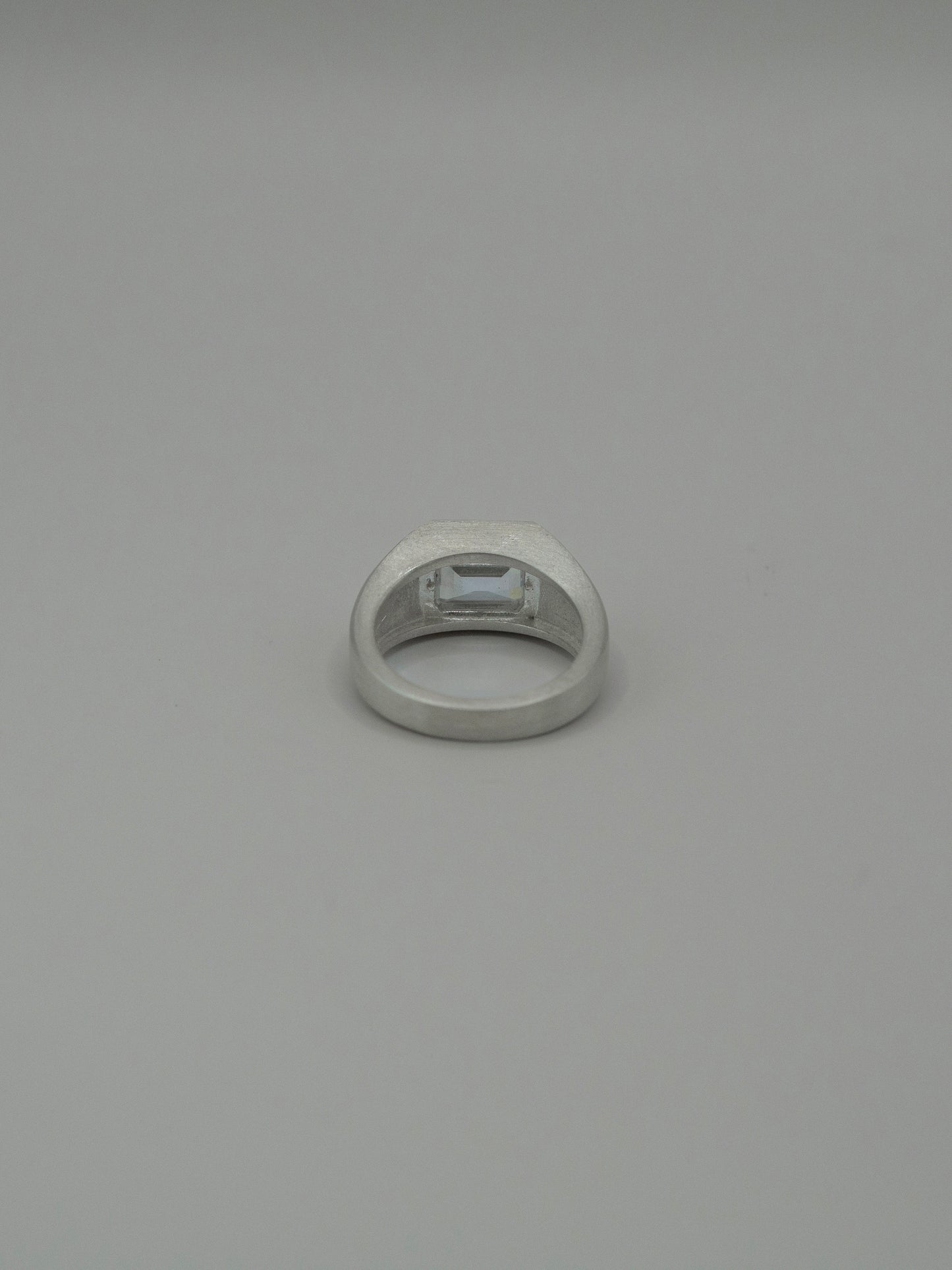 M-cut ring (W/B)