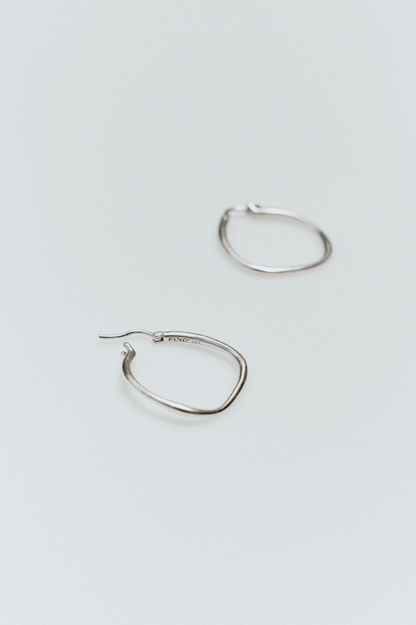 Irregular hoop earrings(W)